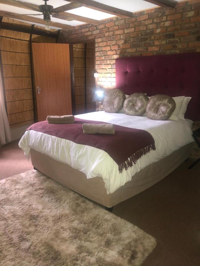 Jock Of The Bushveld Hotel Барбертън Екстериор снимка